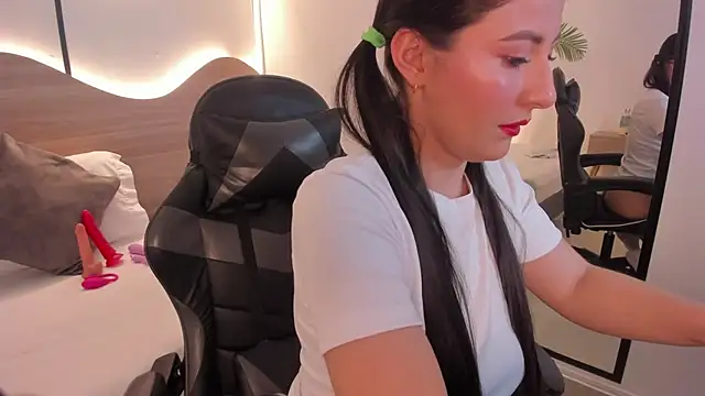 mia collins96 online show from October 2025 03:18:02 AM