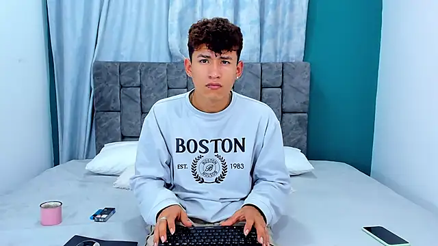 Nicolas Torres  online show from December 2025 07:21:01 AM