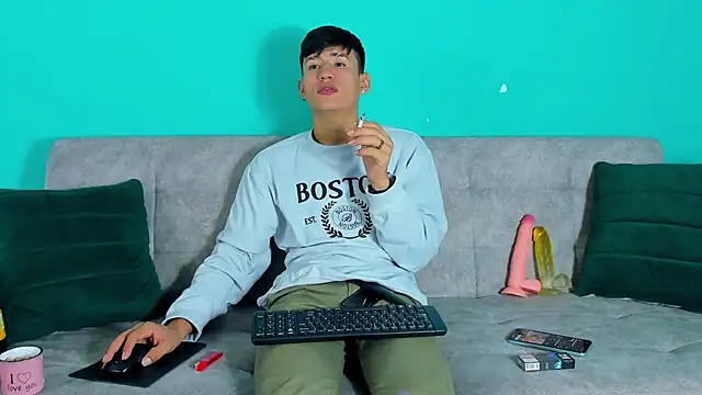 Nicolas Torres  online show from November 2025 03:10:02 AM