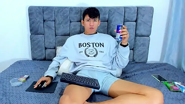 Nicolas Torres  online show from November 2025 05:33:01 AM