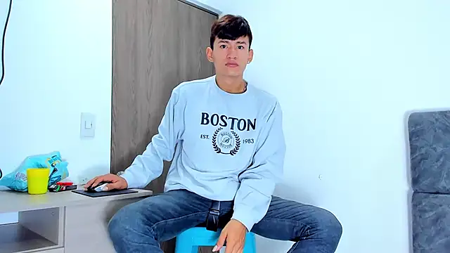 Nicolas Torres  online show from November 2025 07:24:02 AM