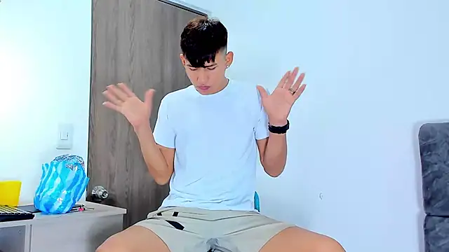 Nicolas Torres  online show from November 2025 07:22:02 AM