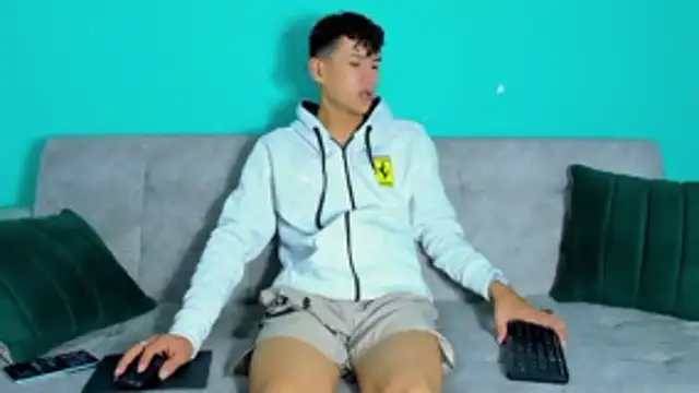 Nicolas Torres  online show from November 2025 05:17:02 AM