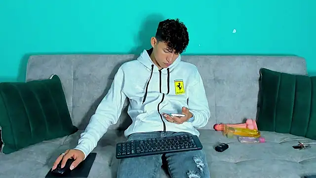 Nicolas Torres  online show from November 2025 07:52:02 AM