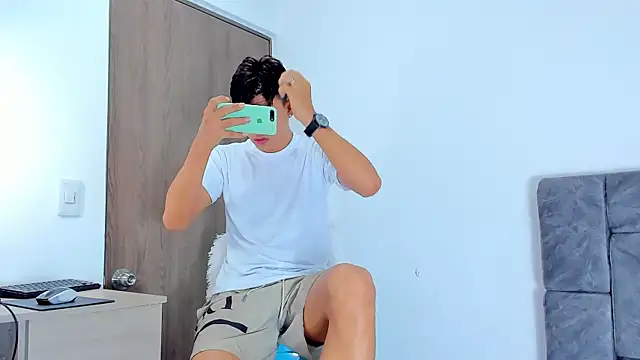 Nicolas Torres  online show from November 2025 07:45:01 AM