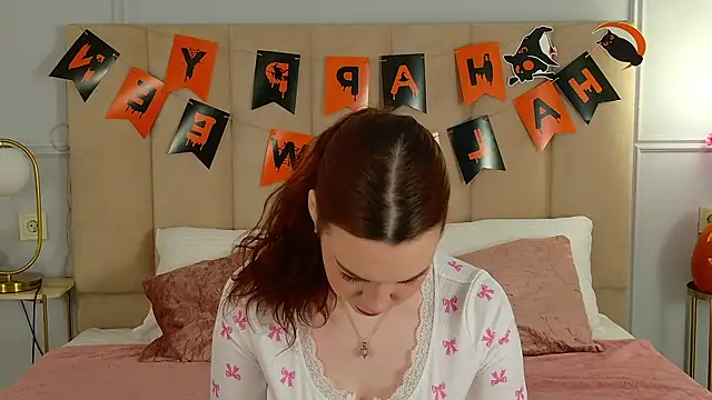 KoriPaul online show from October 2025 05:11:01 PM