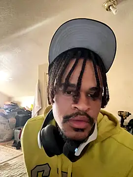 Snapshot of Mrmakeherwet_Tez chatting on January 2026 08:14:02 PM Mrmakeherwet Tez online show from January 2026 08:14:02 PM