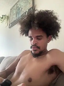 Snapshot of Mrmakeherwet_Tez chatting on February 2026 04:18:01 PM Mrmakeherwet Tez online show from February 2026 04:18:01 PM