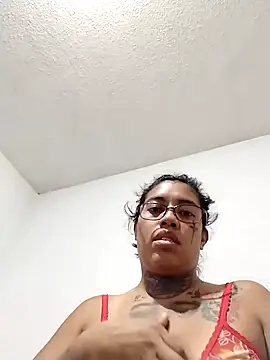 Snapshot of Chicattoo69 chatting on October 2025 05:51:02 AM Chicattoo69 online show from October 2025 05:51:02 AM