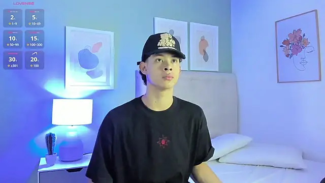 Snapshot of ApoloRicci chatting on February 2026 07:36:02 PM ApoloRicci online show from February 2026 07:36:02 PM