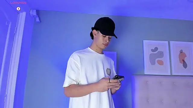 Snapshot of ApoloRicci chatting on February 2026 07:49:02 PM ApoloRicci online show from February 2026 07:49:02 PM