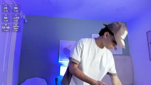 Snapshot of ApoloRicci chatting on February 2026 08:20:02 PM ApoloRicci online show from February 2026 08:20:02 PM