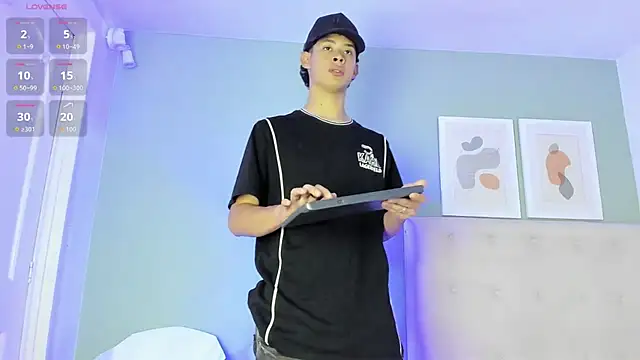 Snapshot of ApoloRicci chatting on February 2026 07:42:02 PM ApoloRicci online show from February 2026 07:42:02 PM