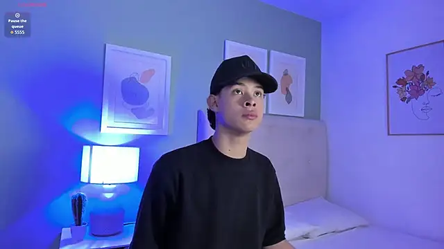 Snapshot of ApoloRicci chatting on February 2026 08:30:01 PM ApoloRicci online show from February 2026 08:30:01 PM