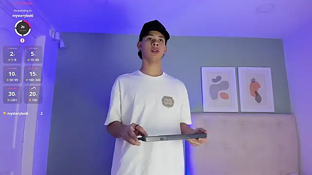 Snapshot of ApoloRicci chatting on February 2026 08:19:01 PM ApoloRicci online show from February 2026 08:19:01 PM