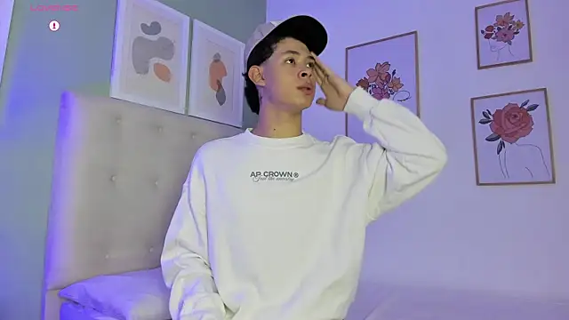 Snapshot of ApoloRicci chatting on February 2026 07:49:02 PM ApoloRicci online show from February 2026 07:49:02 PM