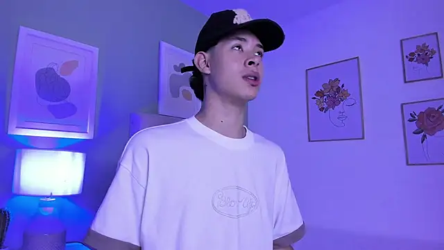 Snapshot of ApoloRicci chatting on January 2026 07:43:02 PM ApoloRicci online show from January 2026 07:43:02 PM