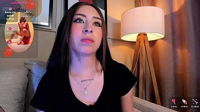 Snapshot of riley__reid chatting on December 2025 10:31:01 PM riley reid online show from December 2025 10:31:01 PM