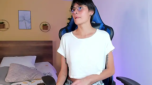 MartinnaGrecco online show from November 2025 08:30:01 PM