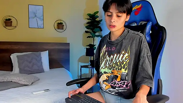 MartinnaGrecco online show from November 2025 08:47:01 PM