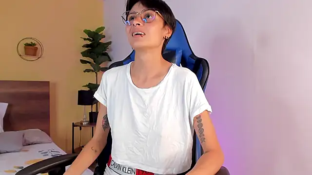 MartinnaGrecco online show from November 2025 08:35:01 PM