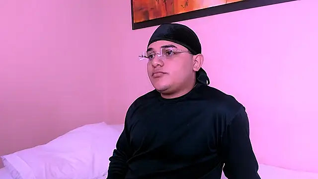 Snapshot of Santo_Pecado_ chatting on October 2025 01:43:02 PM Santo Pecado online show from October 2025 01:43:02 PM
