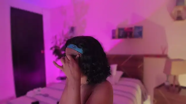 YariRose online show from February 2026 02:06:02 PM