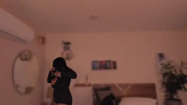 YariRose online show from February 2026 02:06:02 PM