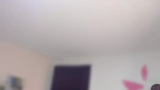 Snapshot of YariRose chatting on May 2026 02:42:01 PM YariRose online show from May 2026 02:42:01 PM