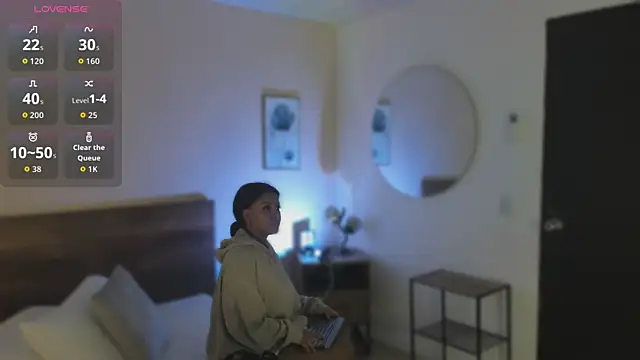 Snapshot of YariRose chatting on January 2026 02:23:01 PM YariRose online show from January 2026 02:23:01 PM