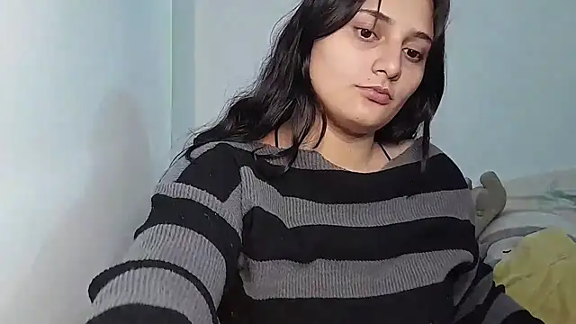 Layla Latina online show from March 2026 01:30:01 AM