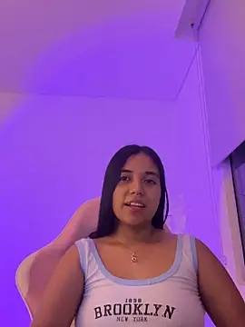 aly nicols online show from December 2025 06:12:02 AM