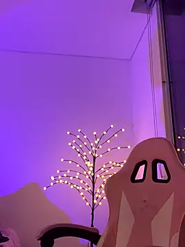 aly nicols online show from November 2025 11:49:01 PM