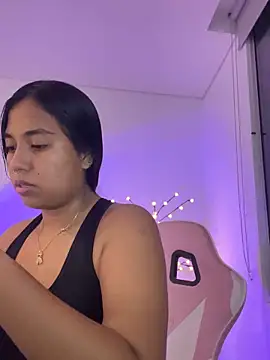 aly nicols online show from November 2025 01:28:01 AM