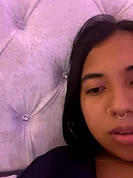 aly nicols online show from November 2025 07:11:01 AM