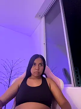 aly nicols online show from November 2025 06:06:02 AM