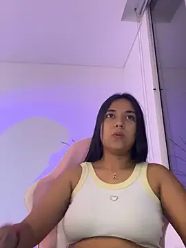 aly nicols online show from December 2025 06:25:02 AM