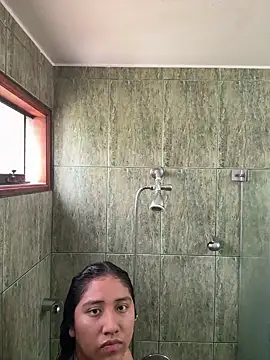 Kmiii21 online show from November 2025 07:39:01 PM