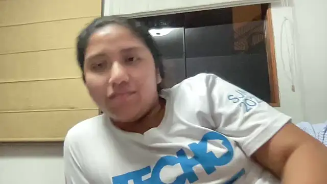 Kmiii21 online show from December 2025 02:06:01 AM