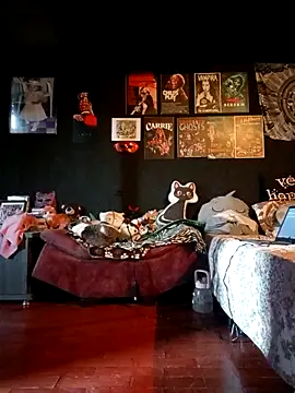 Isis Bathory online show from October 2025 09:55:01 PM