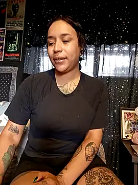 Isis Bathory online show from November 2025 03:56:02 PM