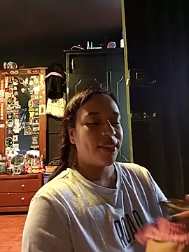 Isis Bathory online show from November 2025 03:26:01 PM