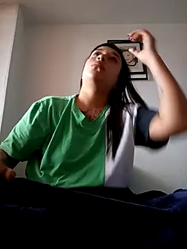 Isis Bathory online show from October 2025 03:45:02 PM