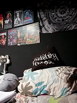 Isis Bathory online show from November 2025 02:21:02 PM