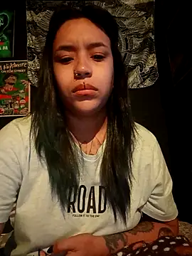 Isis Bathory online show from November 2025 11:47:02 AM