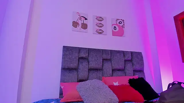 kittymonroe1 online show from February 2026 05:56:02 PM