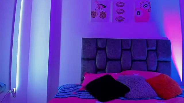 kittymonroe1 online show from February 2026 05:56:02 PM