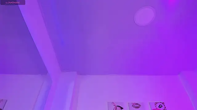 kittymonroe1 online show from April 2026 05:53:01 PM