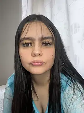 Selena Roa online show from April 2026 07:58:02 PM