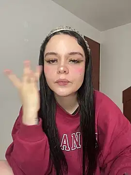 Selena Roa online show from February 2026 06:07:02 PM